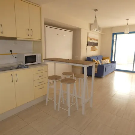 Currus Caballos Apartment *
